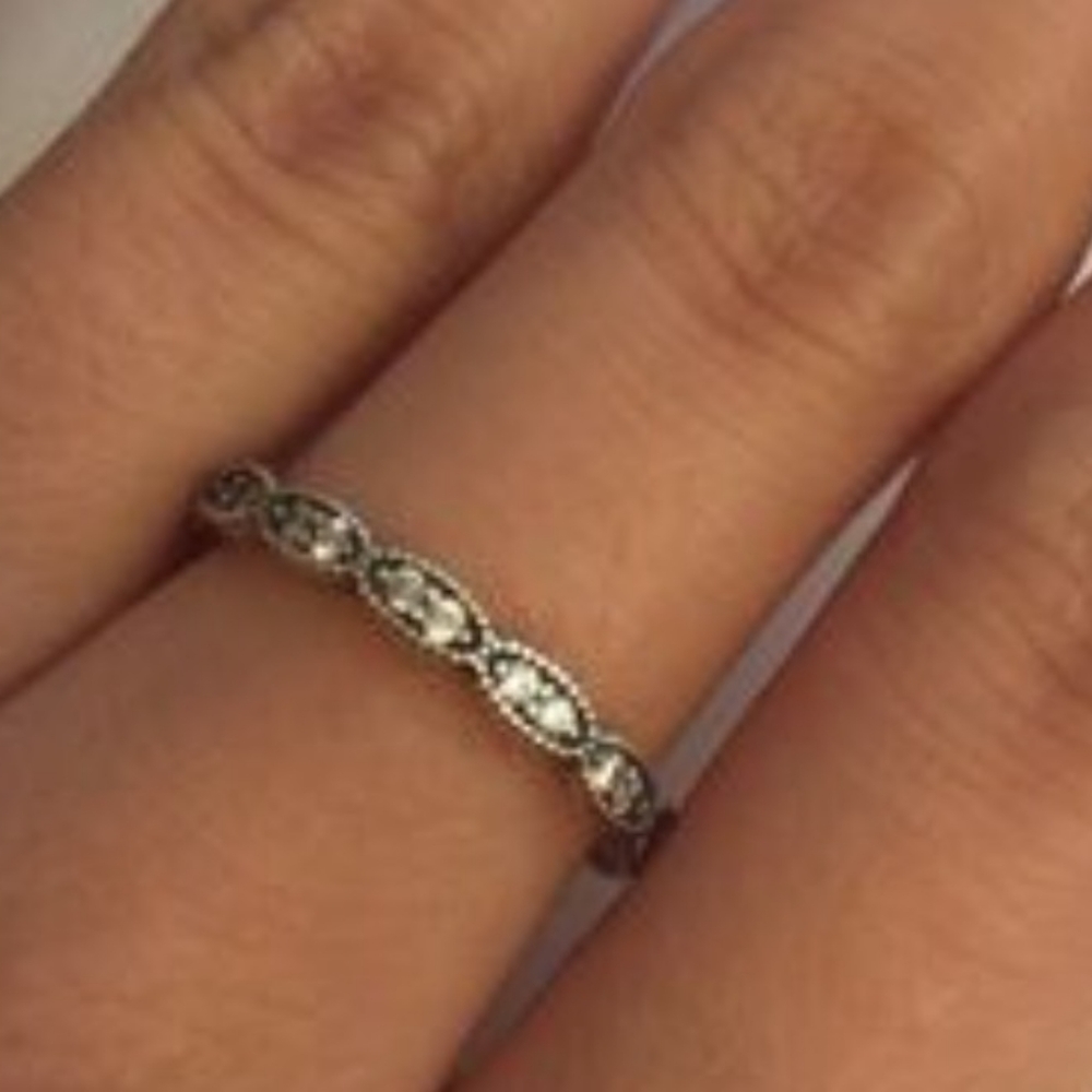 Pandora Luminous Leaves Ring. Size 7